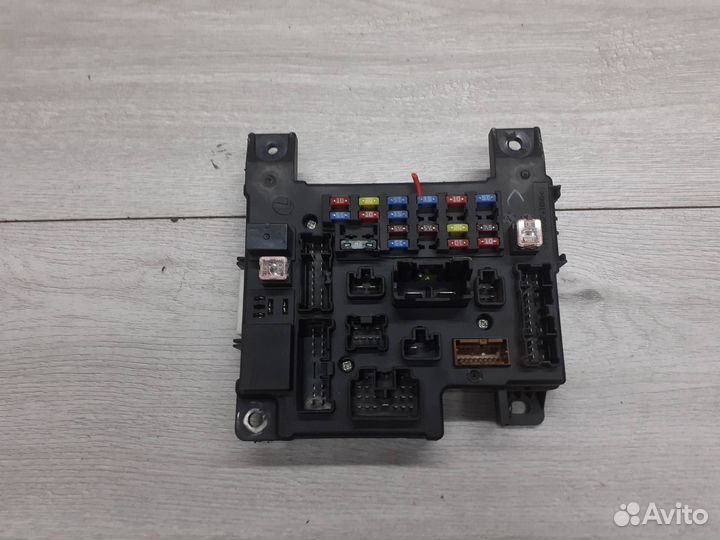 Блок предохранителей Mitsubishi Lancer 10