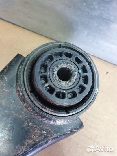 Рычаг задний левый Cadillac Escalade 5