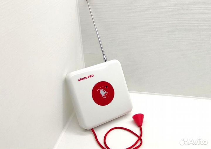 Кнопка вызова персонала и помощи в санузел