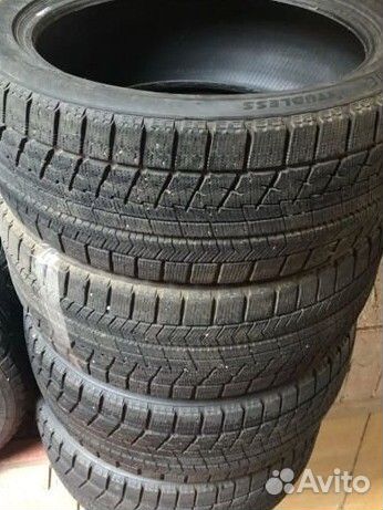 Bridgestone Blizzak VRX 255/40 R19 96S