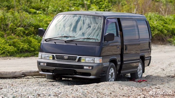 Nissan Caravan 2.7 AT, 1997, 300 000 км