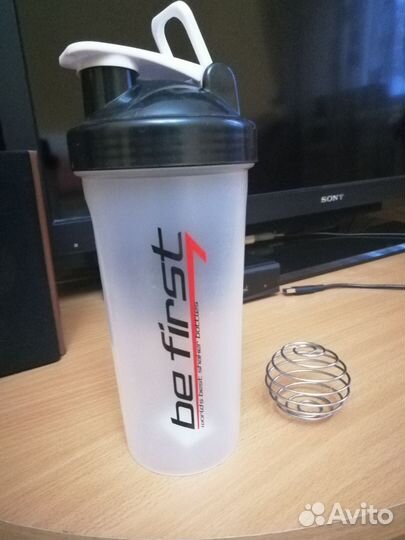 Стакан-шейкер спортивный