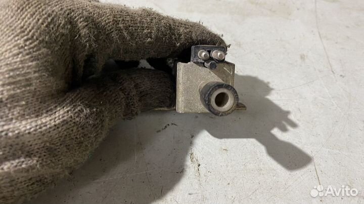 Электромагнитный клапан Mercedes Benz W124