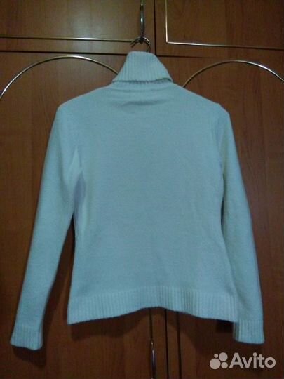 Свитер теплый белый женский