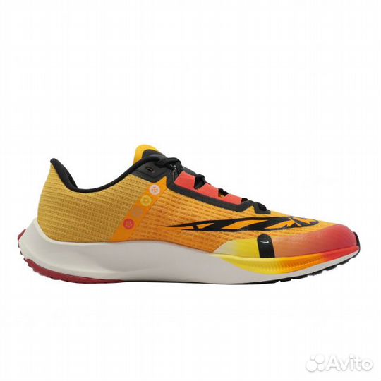 Беговые кроссовки Nike Air Zoom Rival Fly 3 Gold