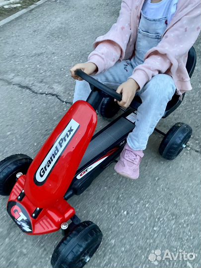 Машина детская на педалях (педальный картинг)