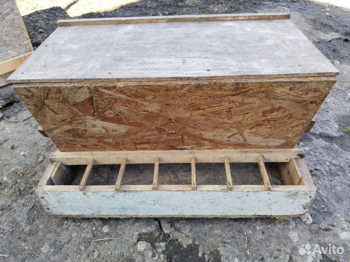 Автокормушки для домашней птицы