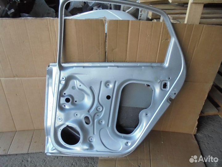 Дверь задняя правая Volkswagen Polo (2010-нв)