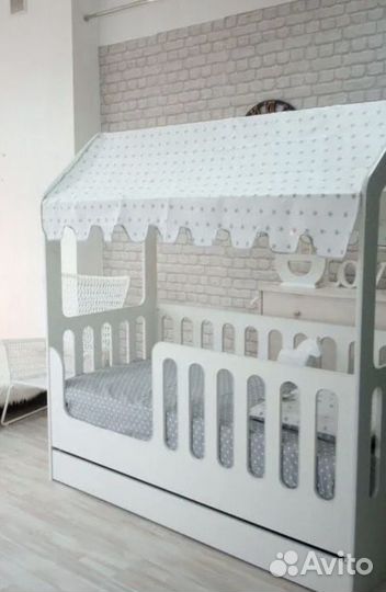 Детская кровать домик