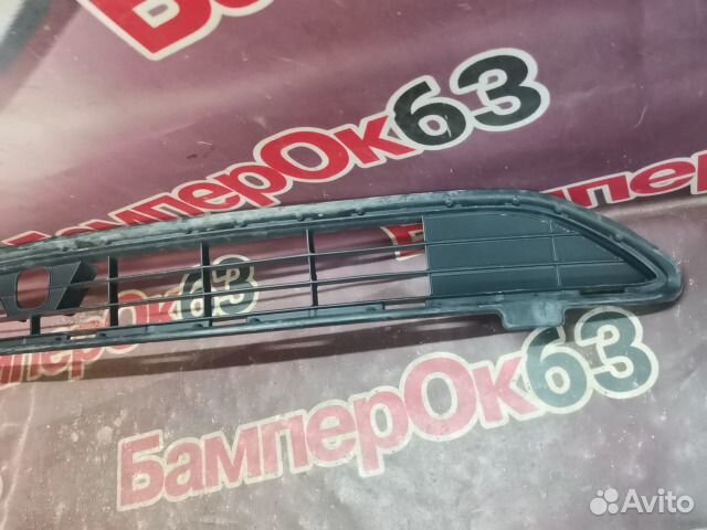 Решетка в бампер перед Toyota RAV4