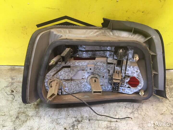 Задний правый фонарь bmw е36