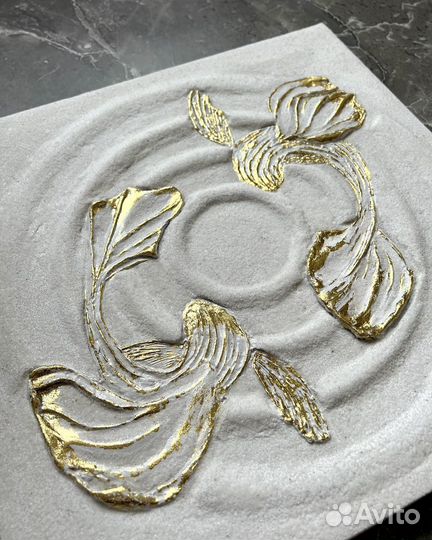 Интерьерная картина 40х40 золотая паталь