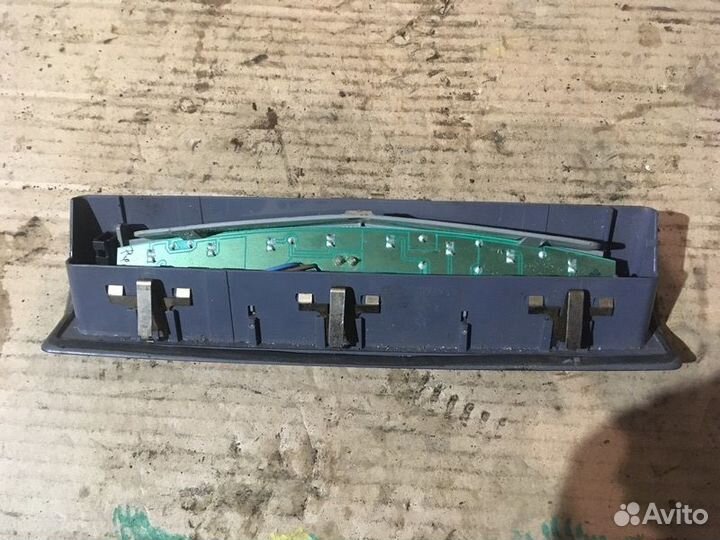 Стоп сигнал (дополнительный) Opel Astra H