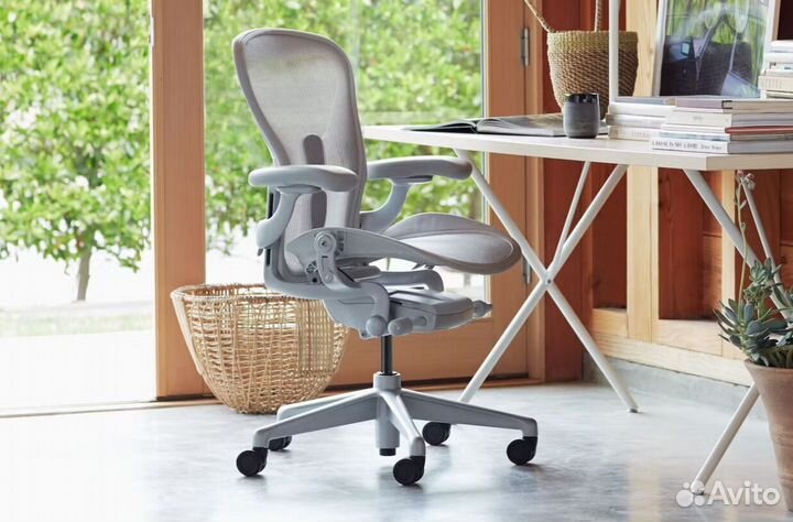 Кресло Herman Miller Aeron B/Mineral, Satin Alumin
