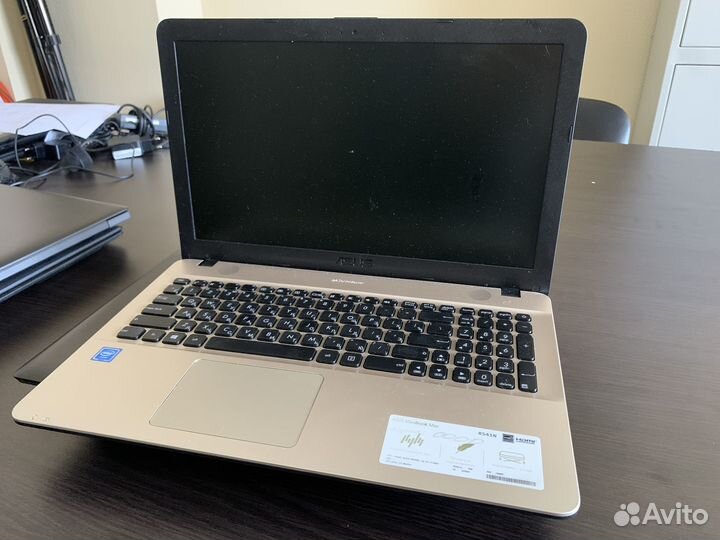 Ноутбук asus R541N