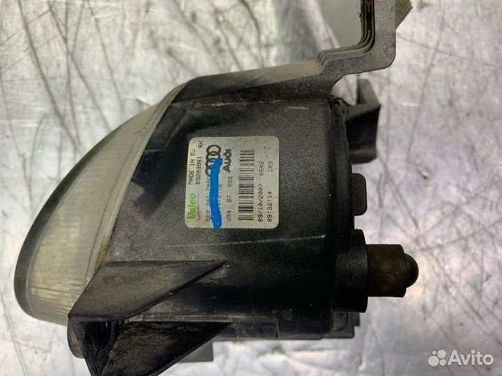 Фара противотуманная правая Audi A4 B7 2005-2007