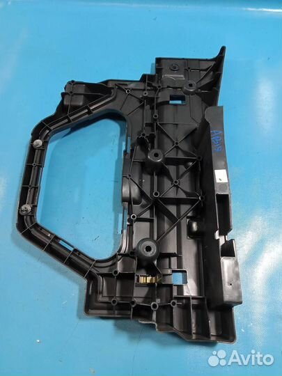 Обшивка багажника правая Land Rover Range Rover I