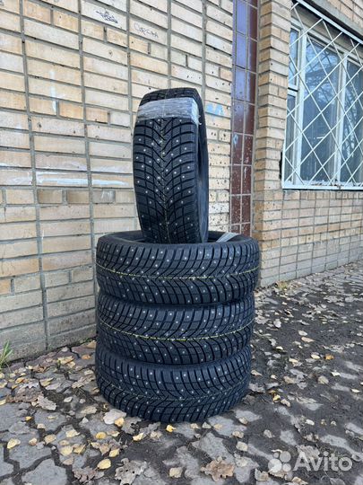 Armstrong Ski-Trac S 225/50 R17 98T