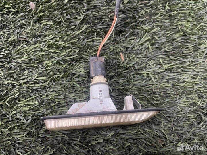 Повторитель поворота в крыло передний правый Bmw