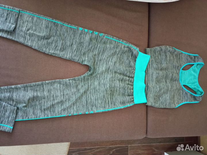 Костюм для тренировок