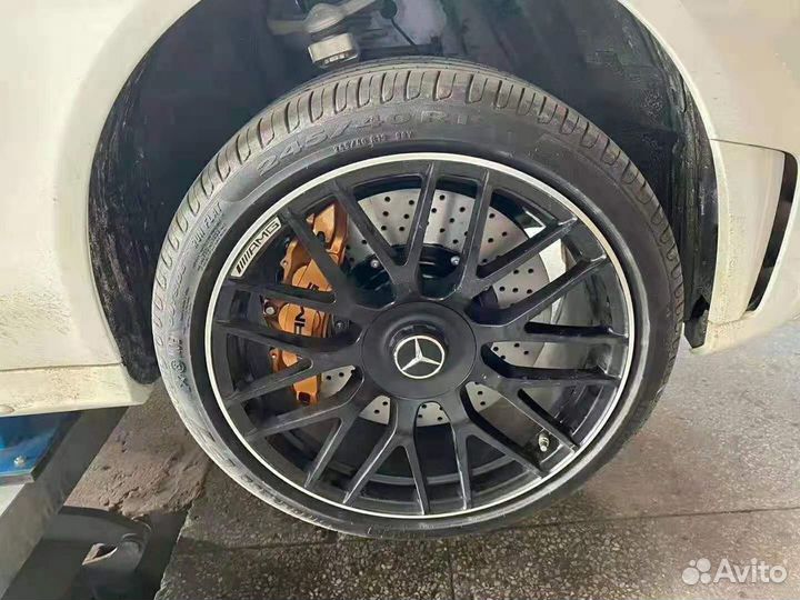 Тормозная система Brembo на Mercedes