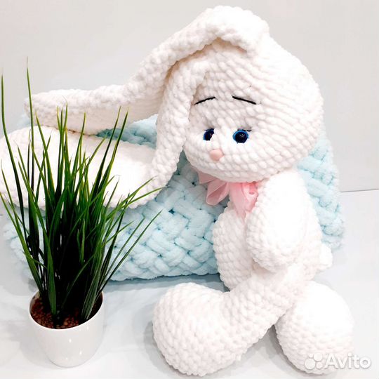 Зайка плюшевый ручной