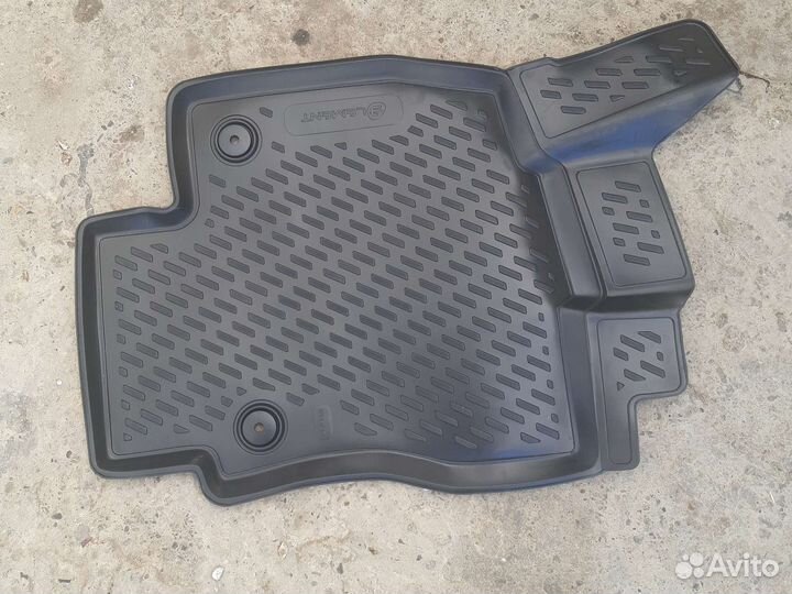 Автомобильные коврики резиновые