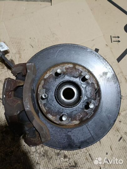 Кулак поворотный Nissan X-trail NT30 передний левый