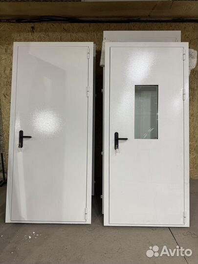 Дверь входная металлическая противопожарная серая