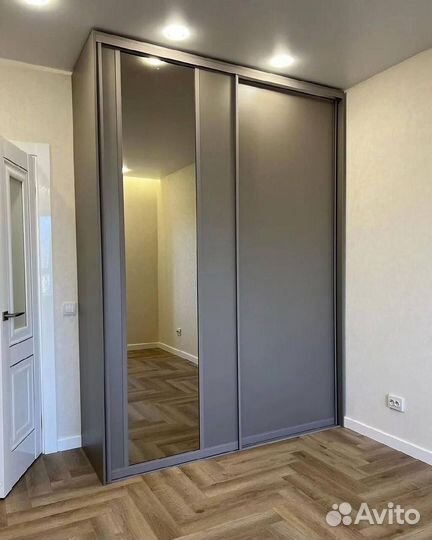 Современный шкаф купе