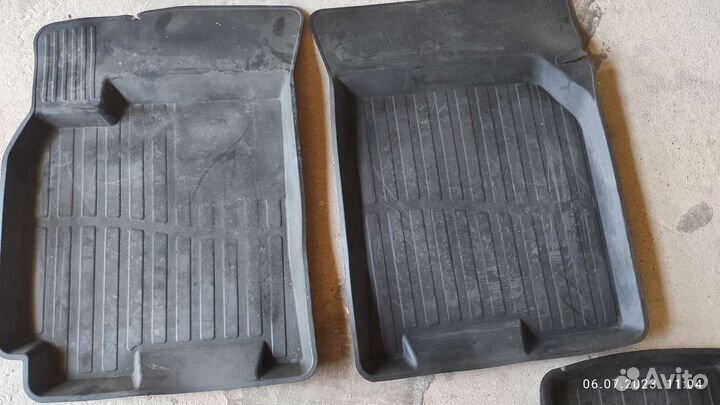 Продам коврики резиновые Шевроле Лачетти