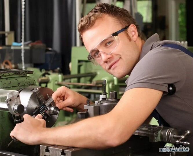 Токарь револьверщик, жилье