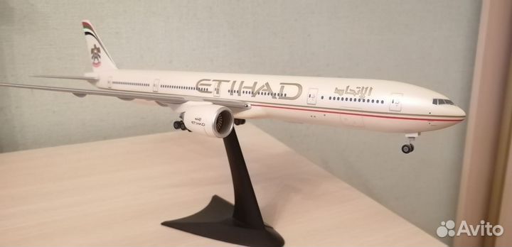 Модель самолета 1 200