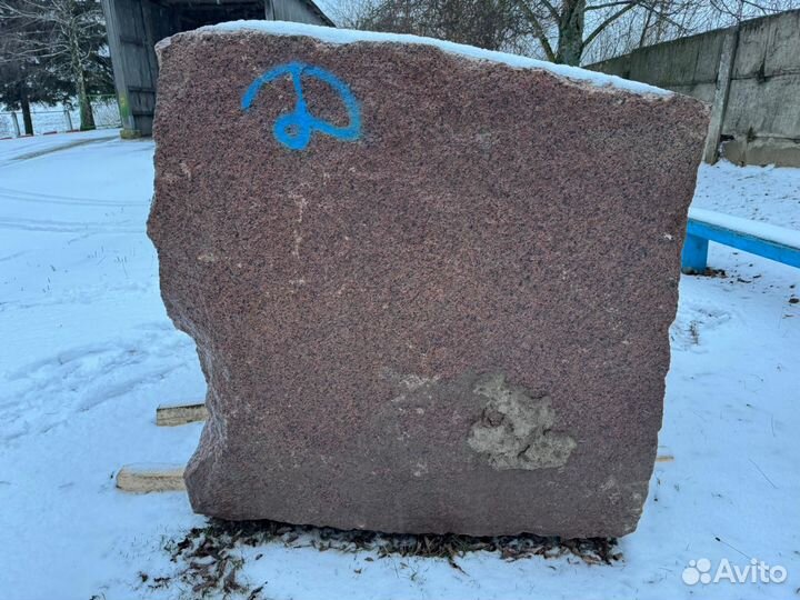 Гранитные блоки