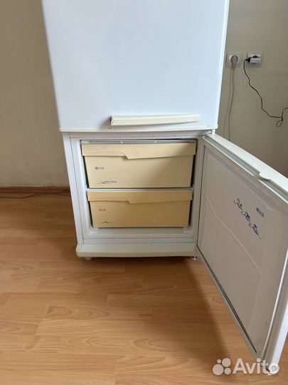 Холодильник бу Pozis