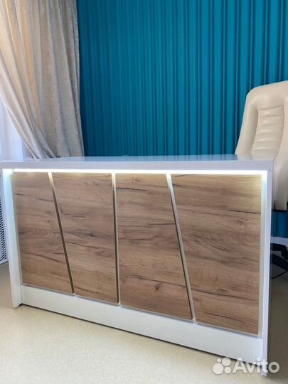 Стойка Ресепшен Дерево с Подсветкой