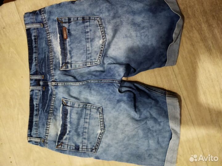 Продам шорты джинсовые
