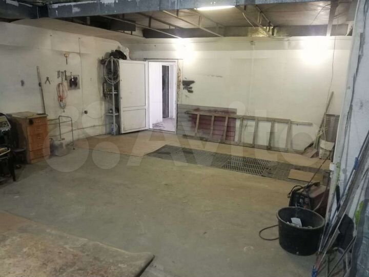 Гараж, > 30 м²