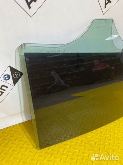 Стекло двери заднее правое Mercedes-Benz E-Class