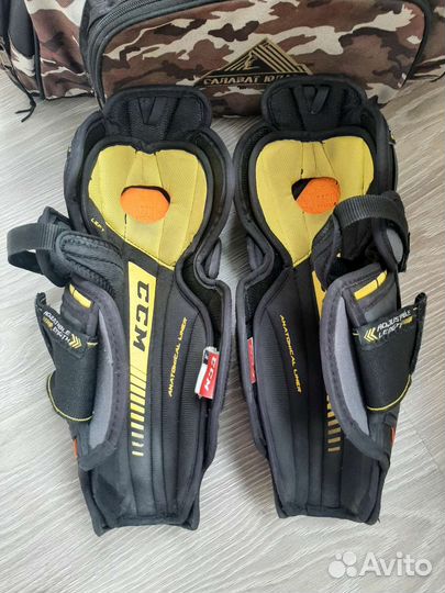 Щитки хоккейные 11