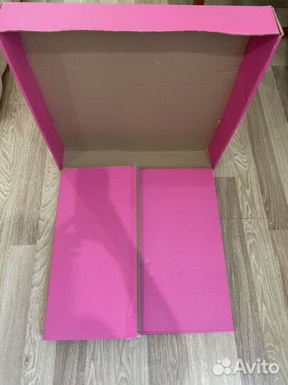 Подарочная коробка