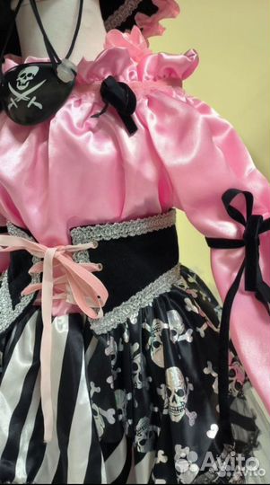 Костюм розовой пиратки