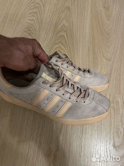 Кроссовки adidas broomfield
