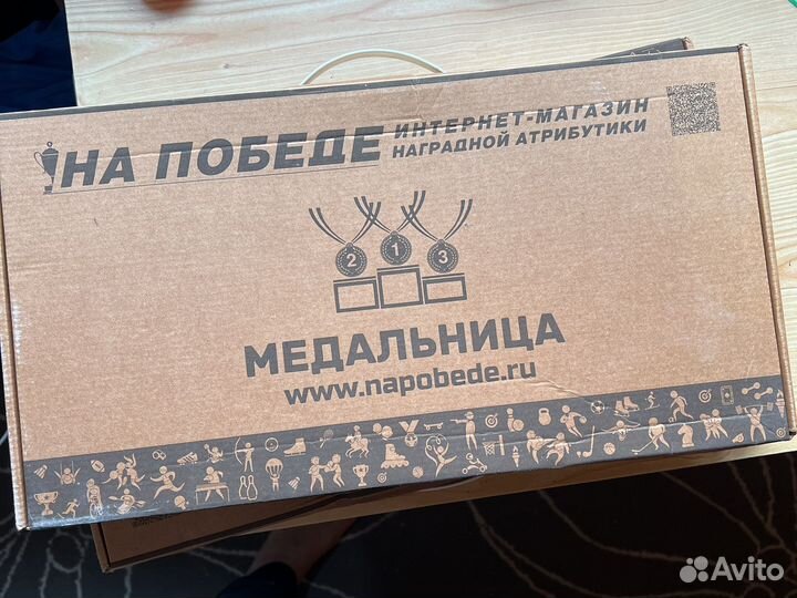Медальница металл черная