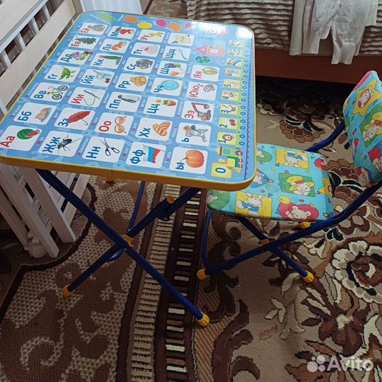 Детский стол и стул