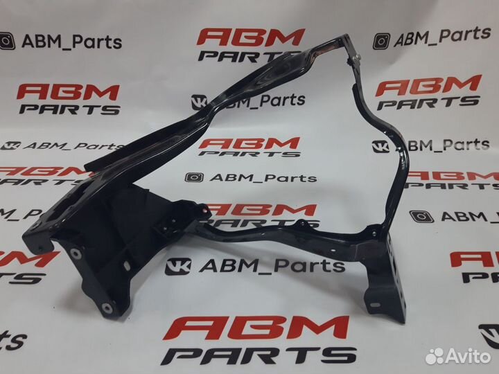 Левый кронштейн фары Mercedes w212 restail новый