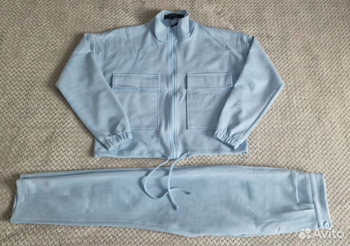 Женский брючный костюм (новый)