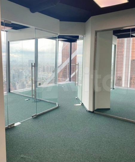 Федерация Восток, 285 метров