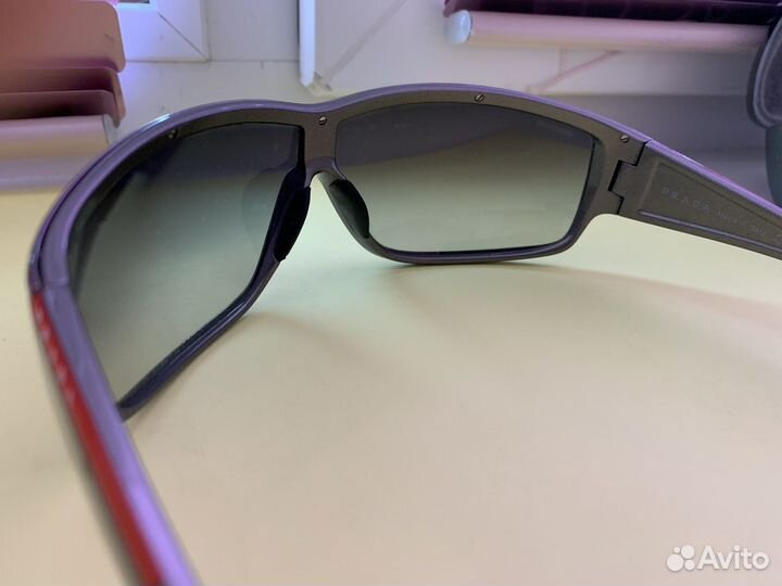 Солнцезащитные очки мужские prada