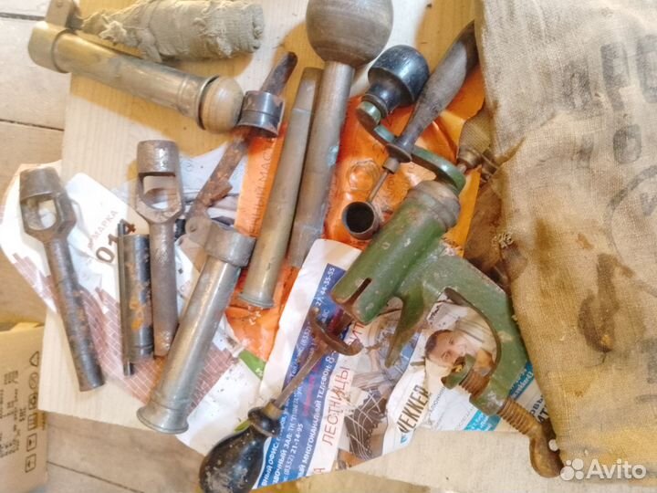 Старинный инструмент геодезиста